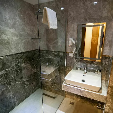 Exelans Hotel 3*