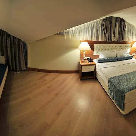 Exelans Hotel 3*