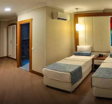 Exelans Hotel 3*