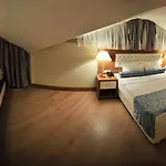 Exelans Szálloda 3*