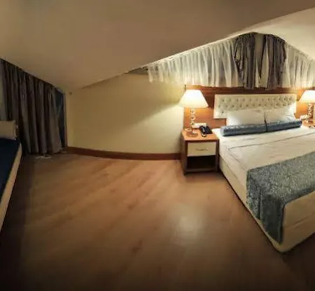 Exelans Hotel 3*
