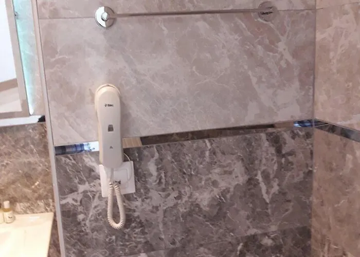 Hotel Exelans