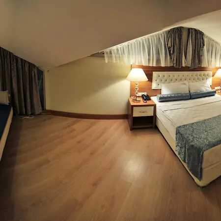 Exelans Hotel 3*